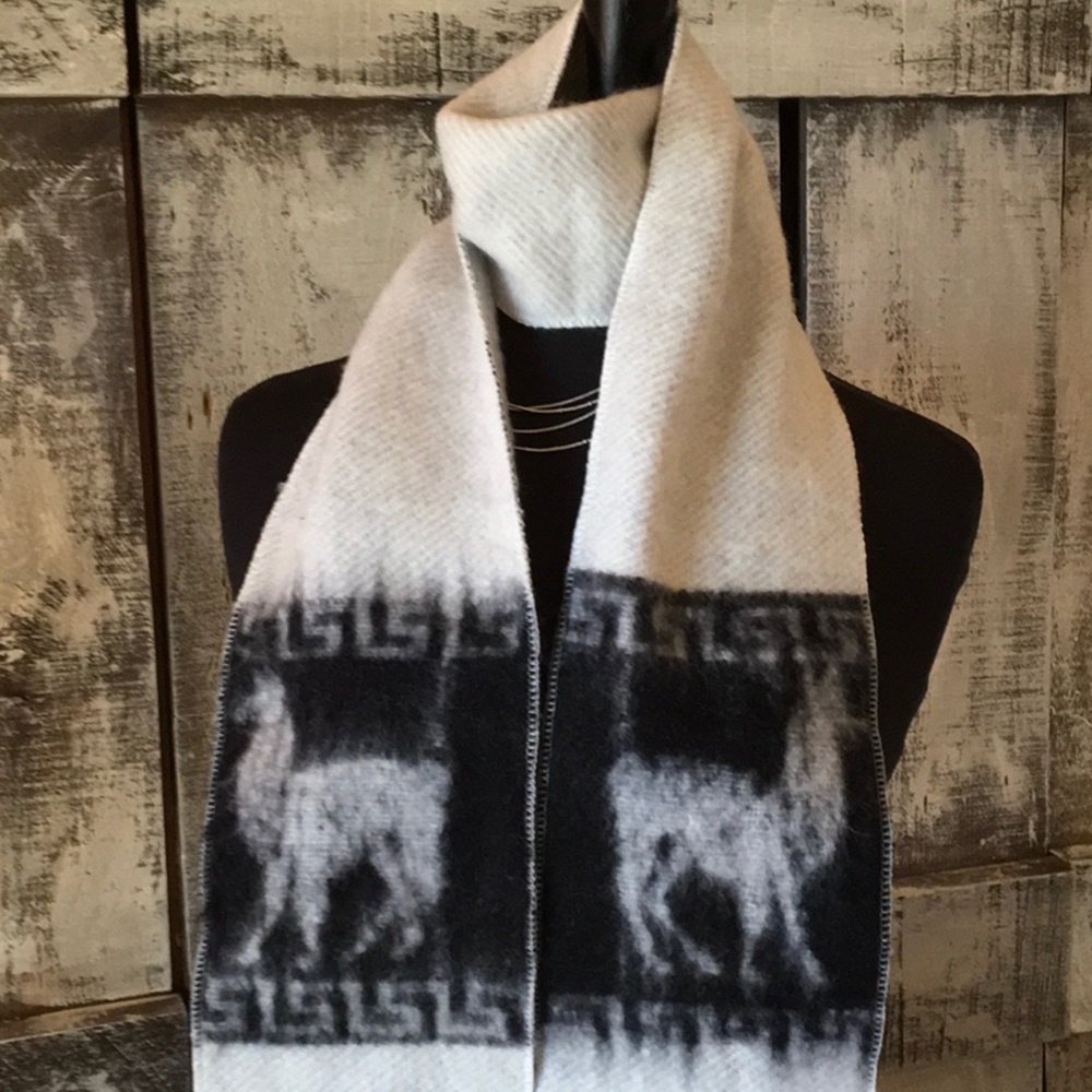 Alpaca Black/Cream Reversible Scarf 76x6 - Picture 3 of 8